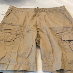 Chaps Cargo Short, W36, Khaki, light weight.  Like new.